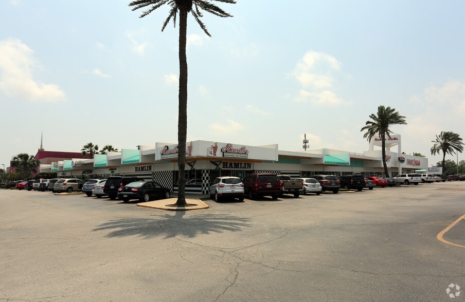 More Photos Of 3800-4060 S Staples St, Corpus Christi Storefront For Lease