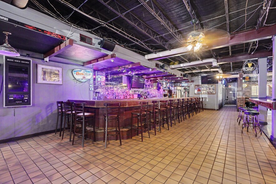 More Photos Of 244 N Water St, Kent Bar For Sale