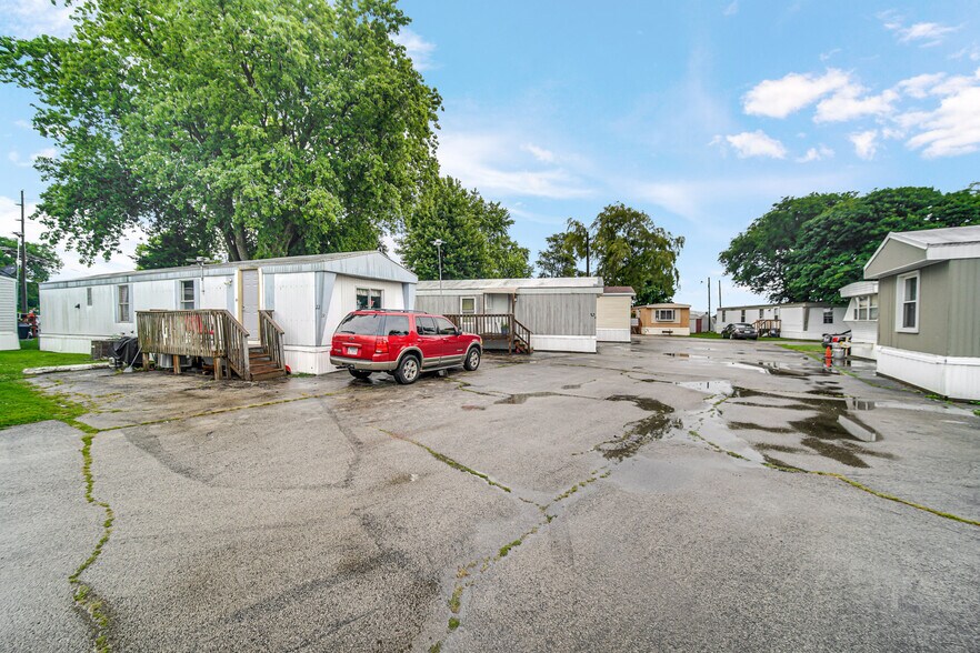 More Photos Of 10557 N State Route 50, Manteno Trailer Camper Park For Sale