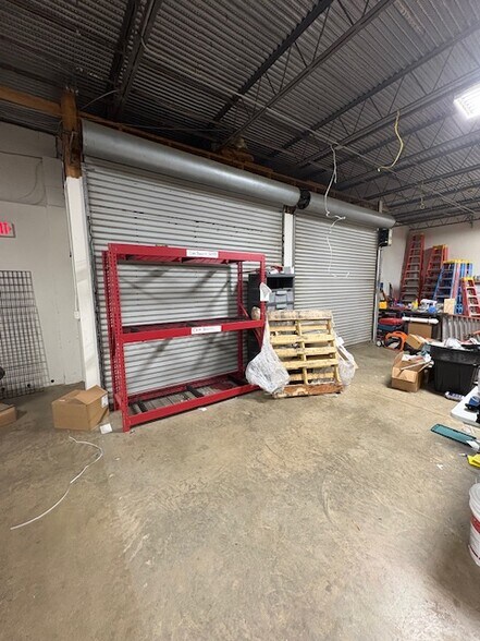 More Photos Of 4025 Pleasantdale Rd, Doraville Light Distribution For Lease