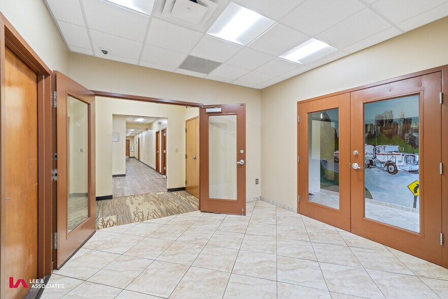 More Photos Of 4266 Winters Chapel Rd, Atlanta Distribution For Lease