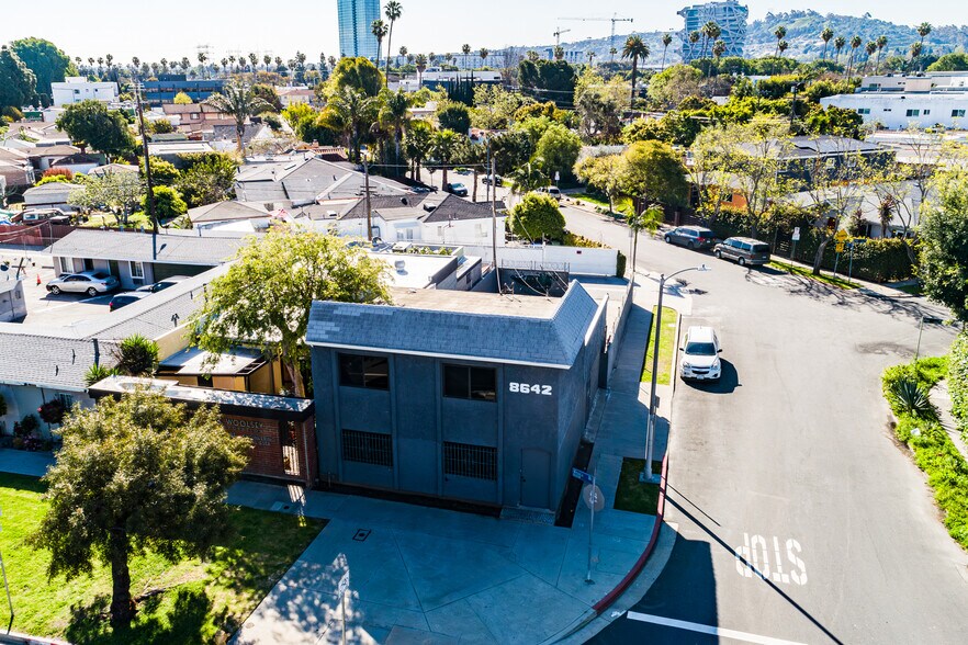 More Photos Of 8642 Venice Blvd, Los Angeles Office Residential For Sale