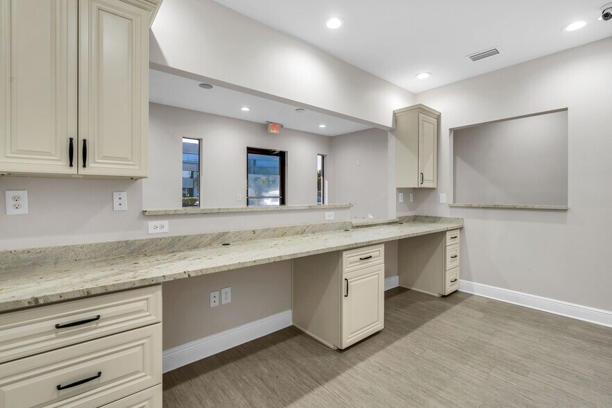 More Photos Of 4109 Armenia Ave, Tampa Medical For Sale