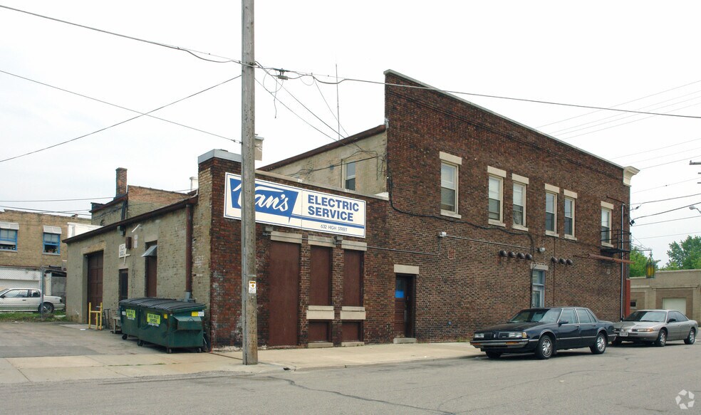 More Photos Of 632 High St, Racine Storefront Retail Residential For Sale