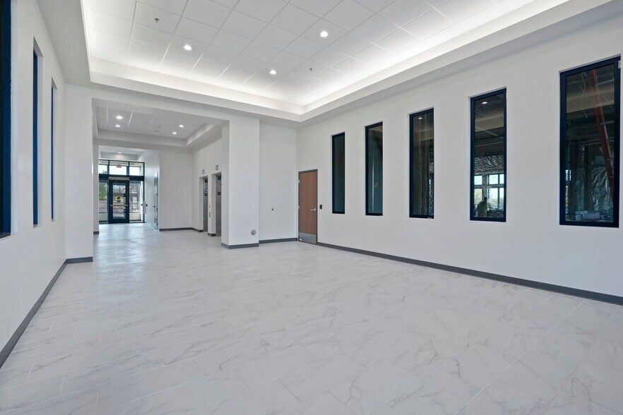 More Photos Of 7007 N High St, Worthington Unknown For Lease