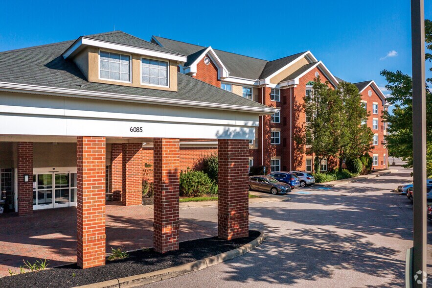 More Photos Of 6085 Enterprise Pky, Solon Hotel For Sale