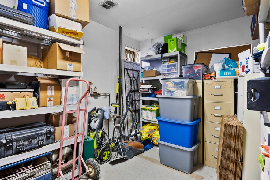 More Photos Of 433 N Pearl St, Albany Warehouse For Sale