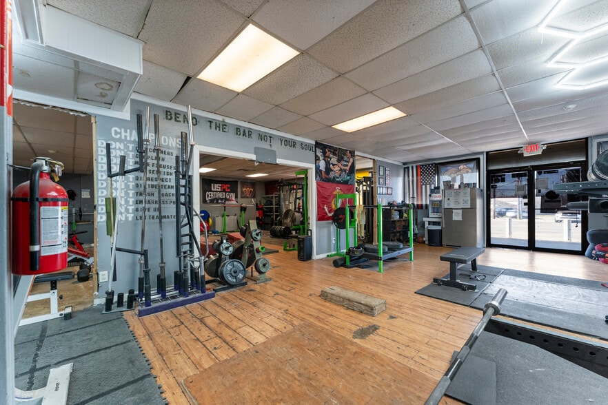 More Photos Of 9585 Braun Rd, San Antonio Storefront Retail Office For Sale