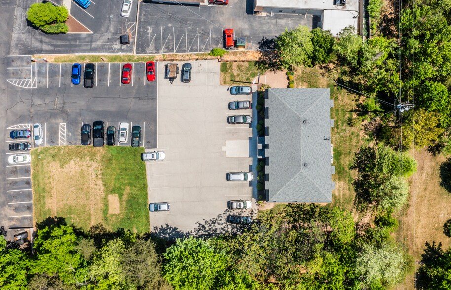 More Photos Of 2129 Electric Rd, Roanoke Office For Lease