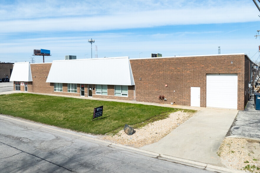 More Photos Of 9745 Industrial Dr, Bridgeview Warehouse For Lease