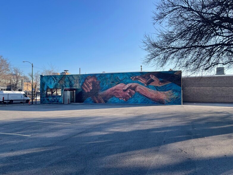 More Photos Of 400 N Ashland Ave, Chicago Warehouse For Lease