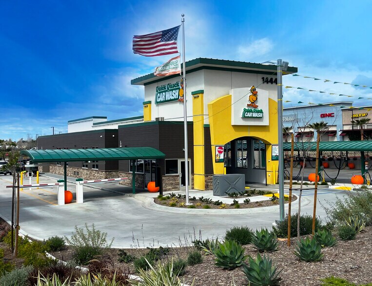 More Photos Of 1432-1550 S Riverside Ave, Rialto Supermarket For Sale