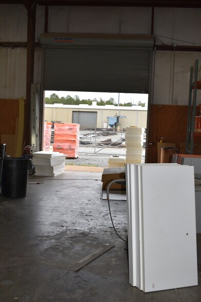 More Photos Of 6975 Flat Rock Rd, Midland Office For Lease