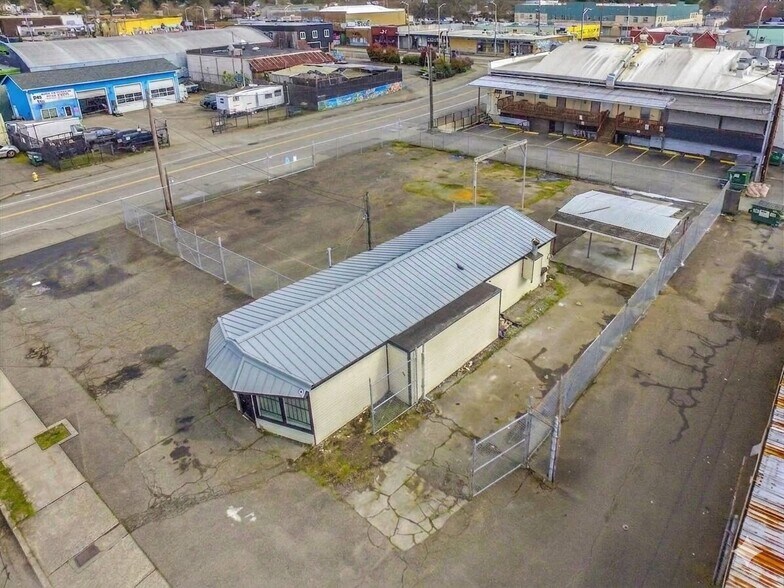 More Photos Of 9808 17th Ave SW, Seattle General Retail For Lease