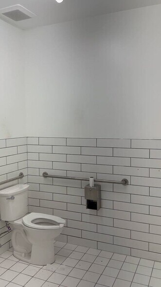 Primary Photo Of 6000 S Gramercy Pl, Los Angeles Warehouse For Lease