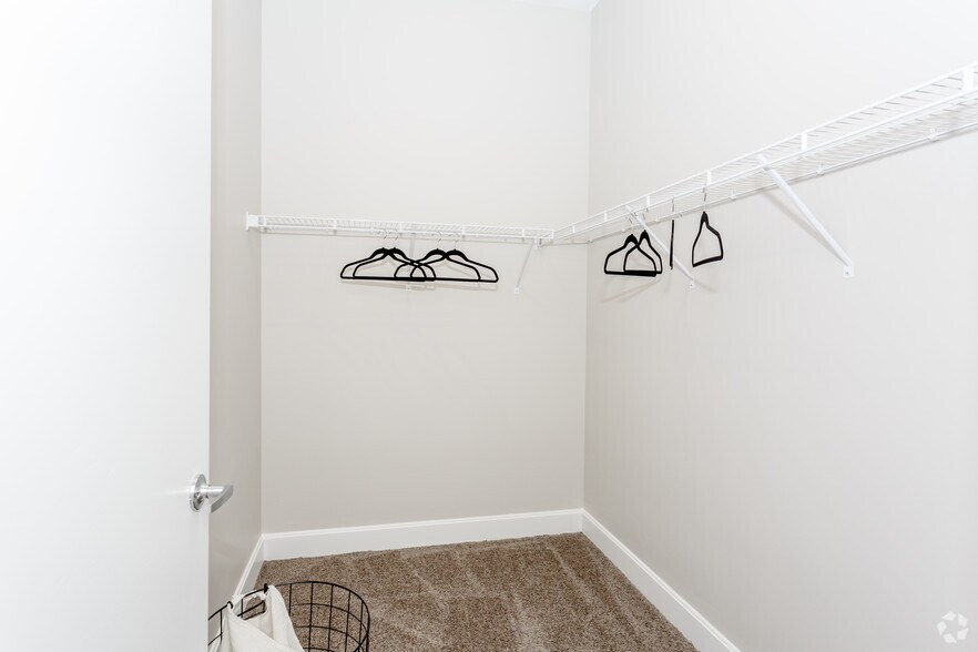 More Photos Of 1000 Berkley Pky, Kansas City Apartments For Sale
