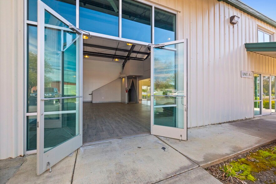 More Photos Of 18851 Microtronics Way, Sonora Warehouse For Sale