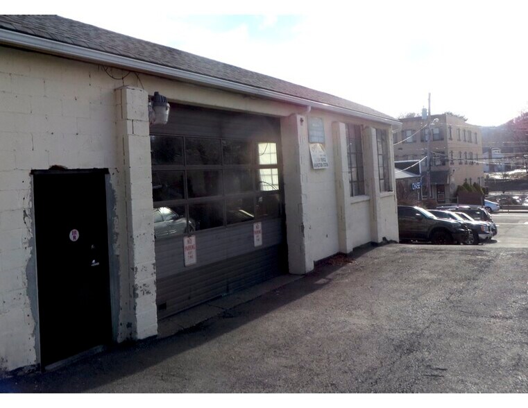 More Photos Of 269-271 Main St, Highland Falls Storefront Retail Office For Lease