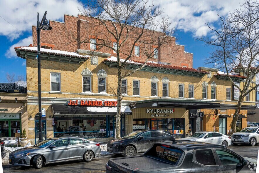 More Photos Of 21333 39th Ave, Bayside Storefront Retail Office For Lease