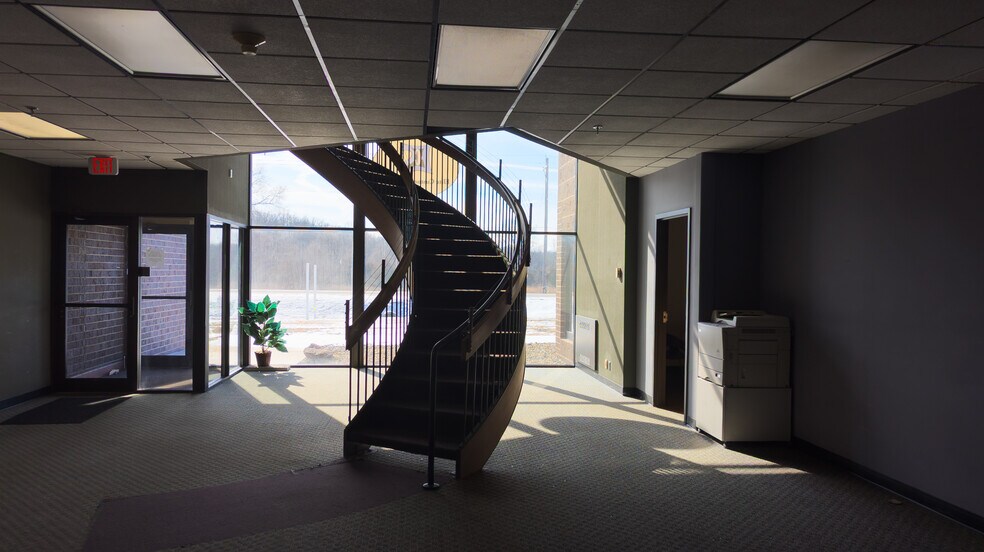 More Photos Of 2450 Marion Rd SE, Rochester Telecom Hotel Data Hosting For Lease