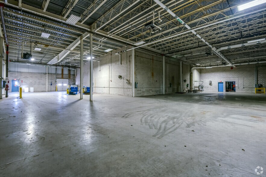 More Photos Of 4101 W Burnham St, West Milwaukee Manufacturing For Sale