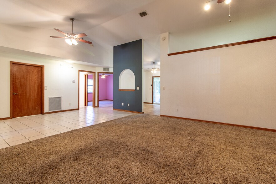 More Photos Of 3255 SE 3rd Ave, Ocala Office Residential For Sale