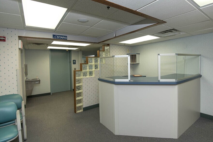 More Photos Of 1320 S Green Bay Rd, Mount Pleasant Medical For Lease