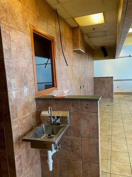 More Photos Of 3456 NE Circle Dr, Rochester Unknown For Lease