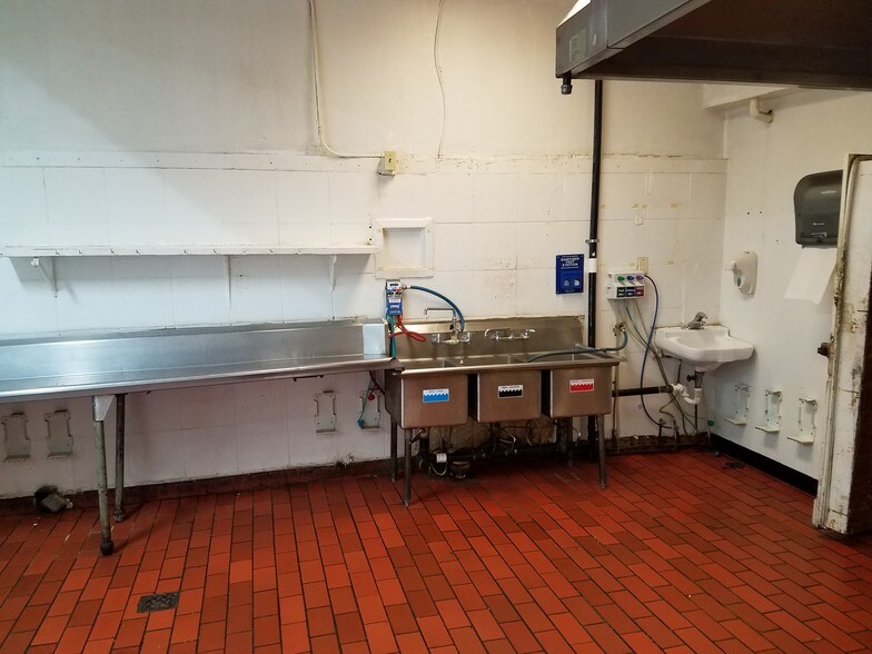 More Photos Of 400 California St, Socorro Restaurant For Lease