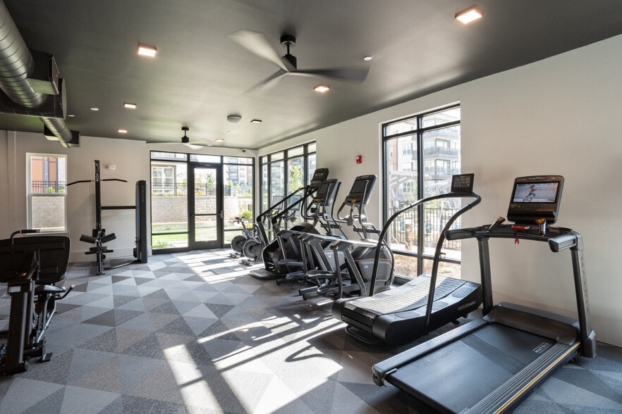 More Photos Of 930 W Mallard Creek Church Rd, Charlotte Apartments For Lease