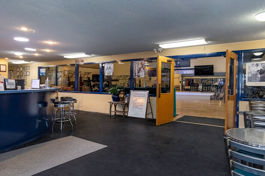 More Photos Of 415 Wingfield St, Ruidoso Health Club For Sale