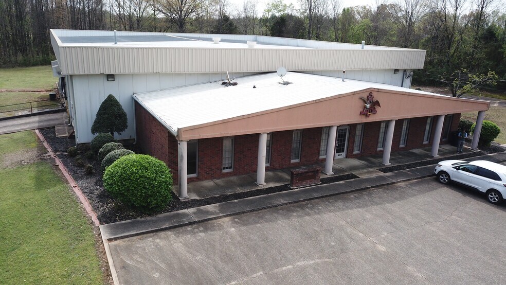 More Photos Of 2001 Levee Rd, Corinth Warehouse For Sale