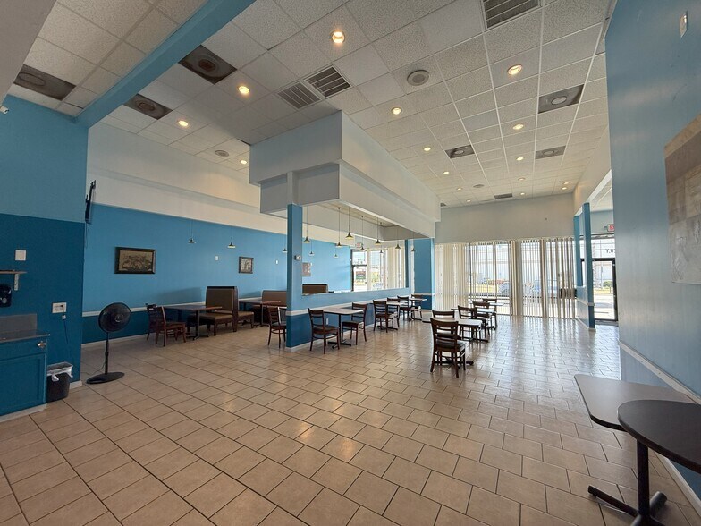 More Photos Of 6720 Chimney Rock Rd, Houston Restaurant For Lease