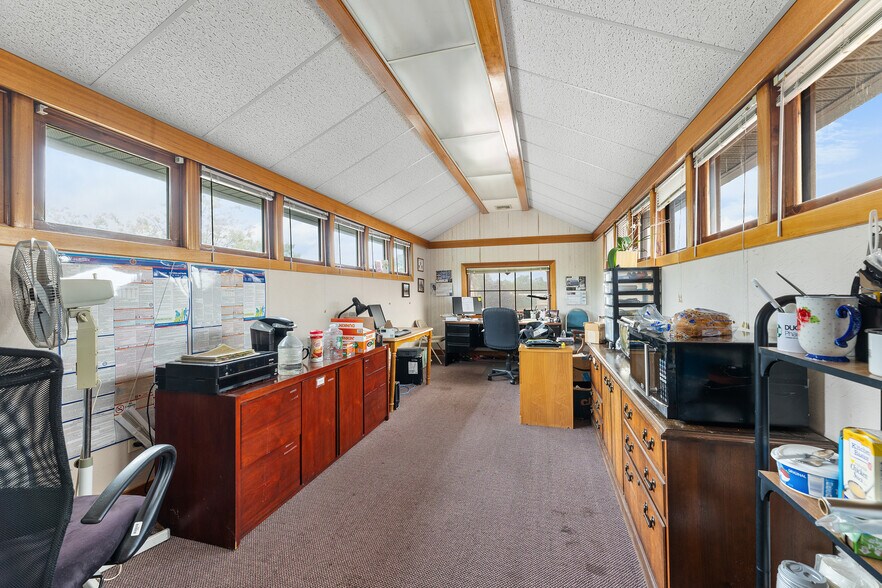 More Photos Of 84 Park Ave, Flemington Office For Lease