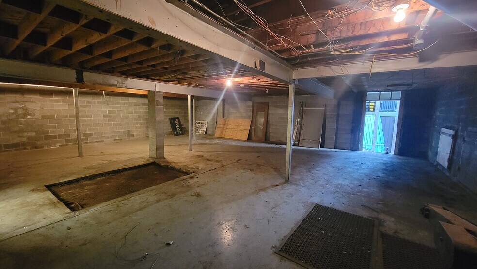 More Photos Of 2045 University Ave, Morgantown Convenience Store For Sale