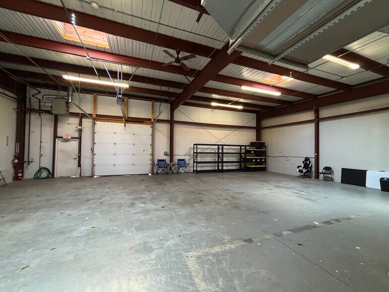 More Photos Of 17 Clinton Dr, Hollis Light Manufacturing For Lease
