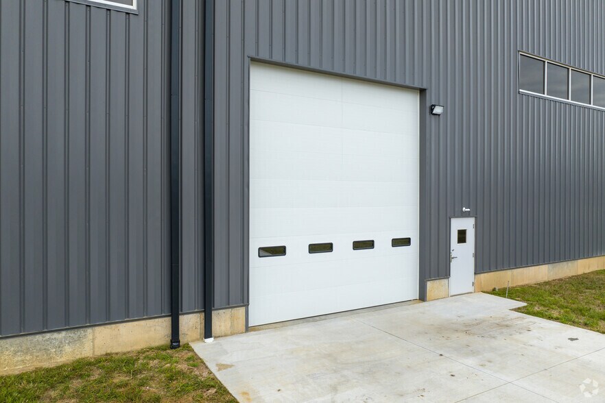 More Photos Of 340 Commerce Drive, South Point Warehouse For Lease