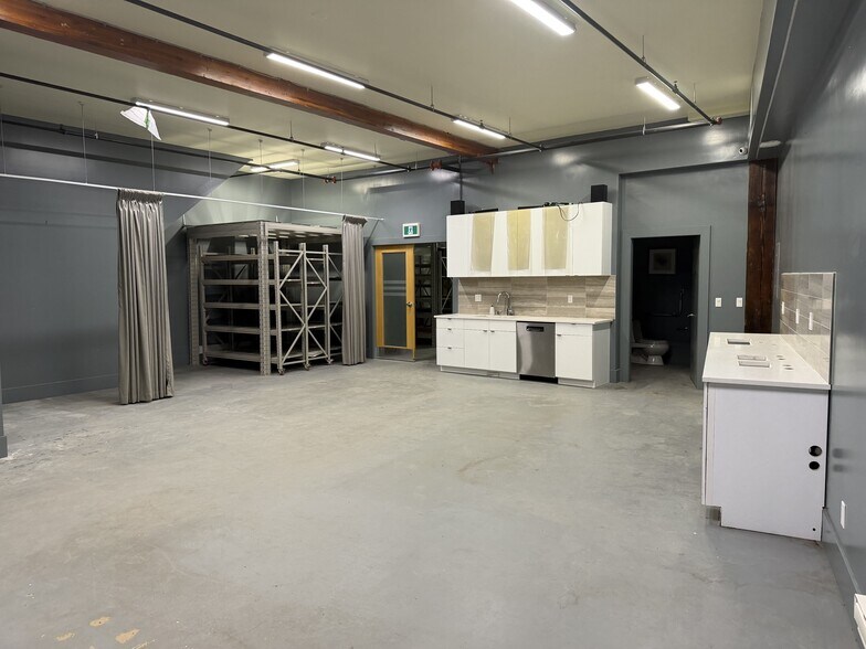 More Photos Of 9059-9079 Shaughnessy St, Vancouver Warehouse For Sale