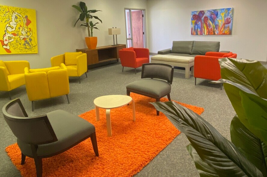 More Photos Of 300 Olive St, Texarkana Office For Lease