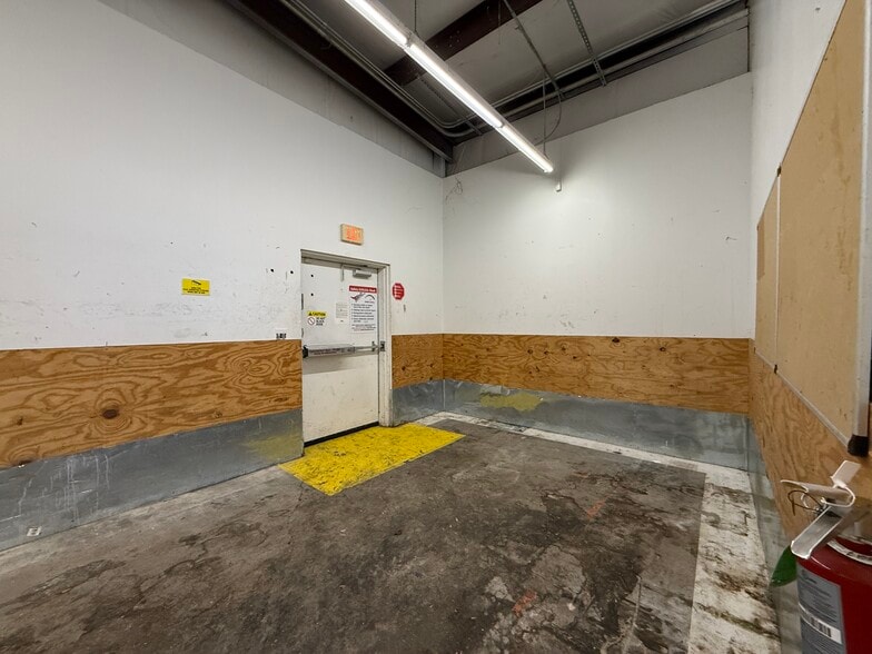 More Photos Of 504 N EE Wallace Blvd, Ferriday Storefront For Sale