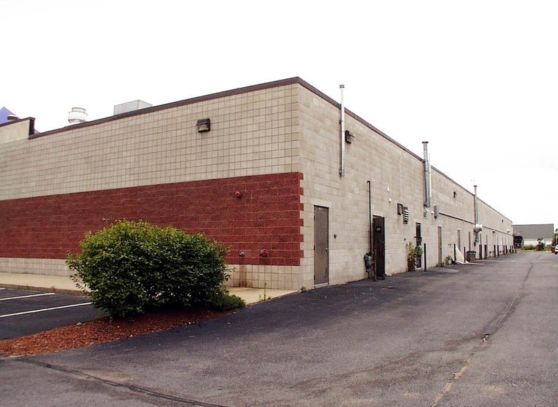 More Photos Of 380 Daniel Webster Hwy, Merrimack Unknown For Lease