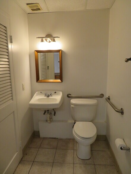 More Photos Of 3231-3233 Superior Ln, Bowie Medical For Lease