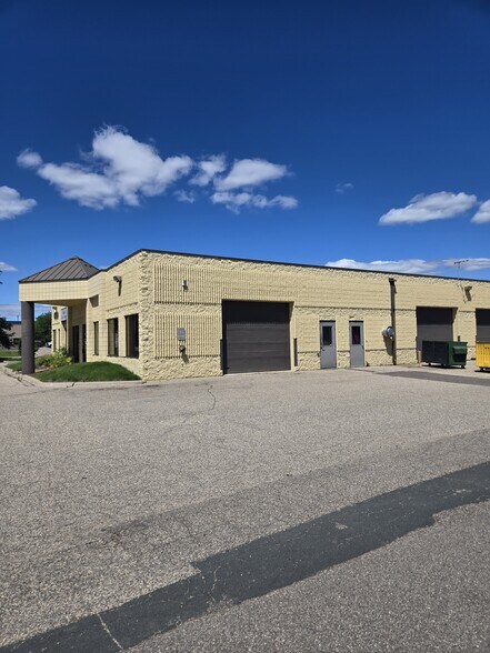 More Photos Of 6950 146th St W, Apple Valley Light Manufacturing For Lease