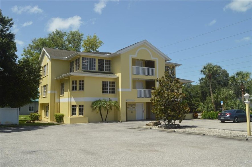 More Photos Of 1617 S Tuttle Ave, Sarasota Medical For Sale