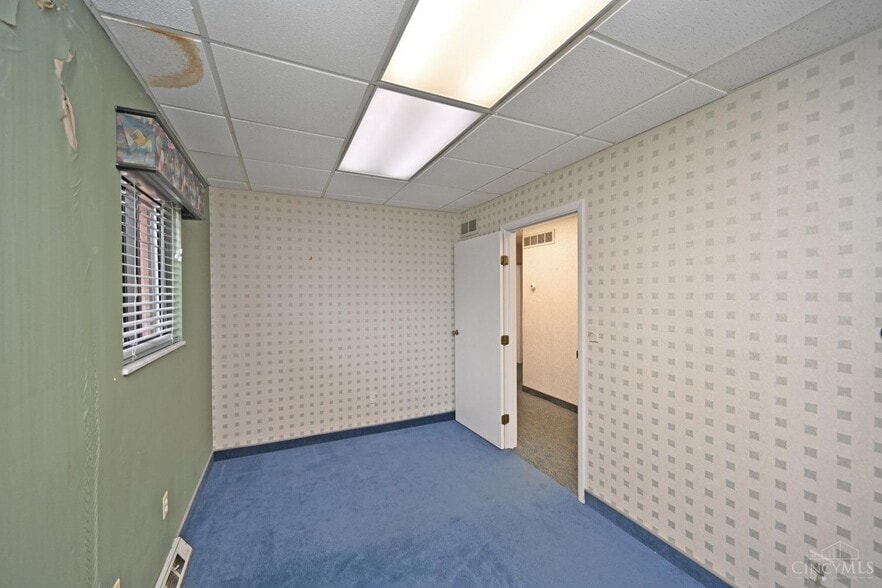 More Photos Of 910 Barry Ln, Cincinnati Medical For Lease