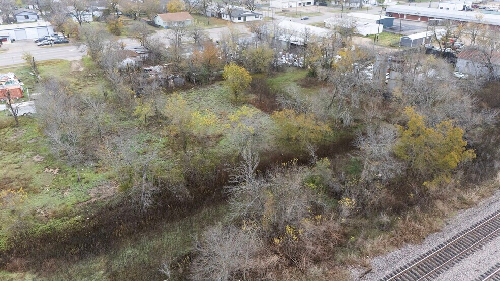 More Photos Of 921 W 2nd St, Taylor Land For Sale