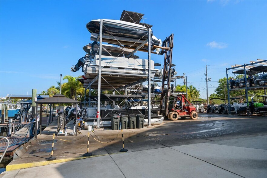 More Photos Of 2400 Bayshore Blvd, Dunedin Marina For Sale