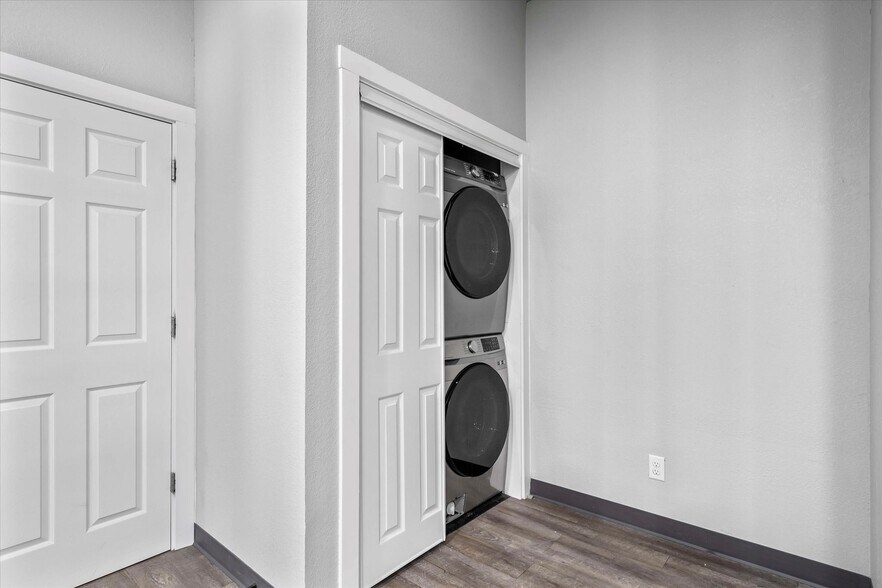 More Photos Of 205 Maple St, Overbrook Mixed Retail For Sale