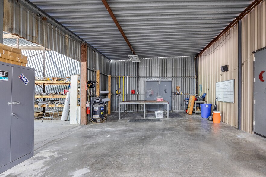 More Photos Of 4431 Augusta Rd, Lexington Light Distribution For Sale