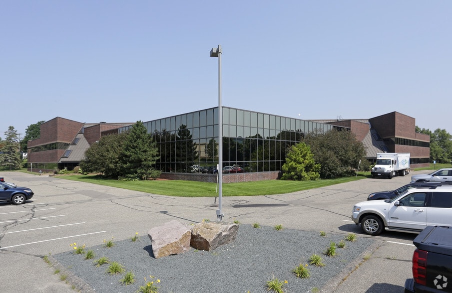 More Photos Of 7101 Northland Cir N, Brooklyn Park Office For Lease